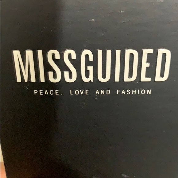 Stunning forest green dress. - Picture 4 of 5